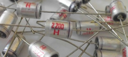 خازن استایروفلکس 2200 پیکوفاراد با خطای دو ونیم درصد خازن استایروفلکس 2200 پیکوفاراد با خطای دو ونیم درصد
